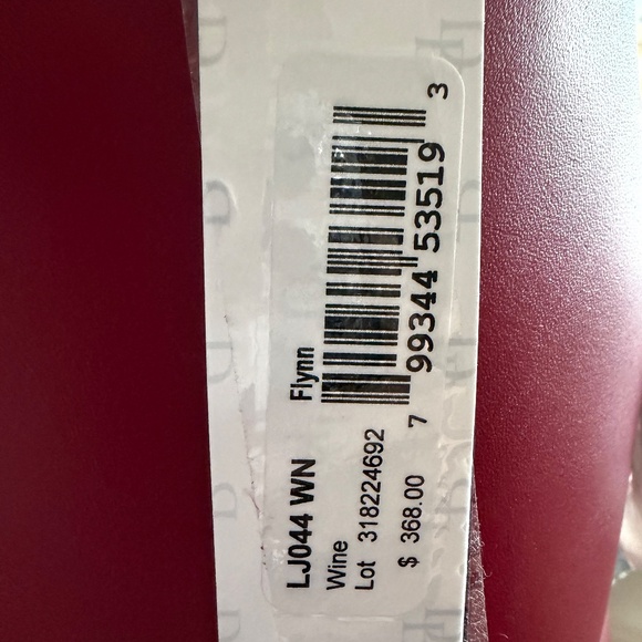 Dooney & Bourke City Flynn LJ044 Wine (Red) Shoulder Bag - Picture 3 of 7